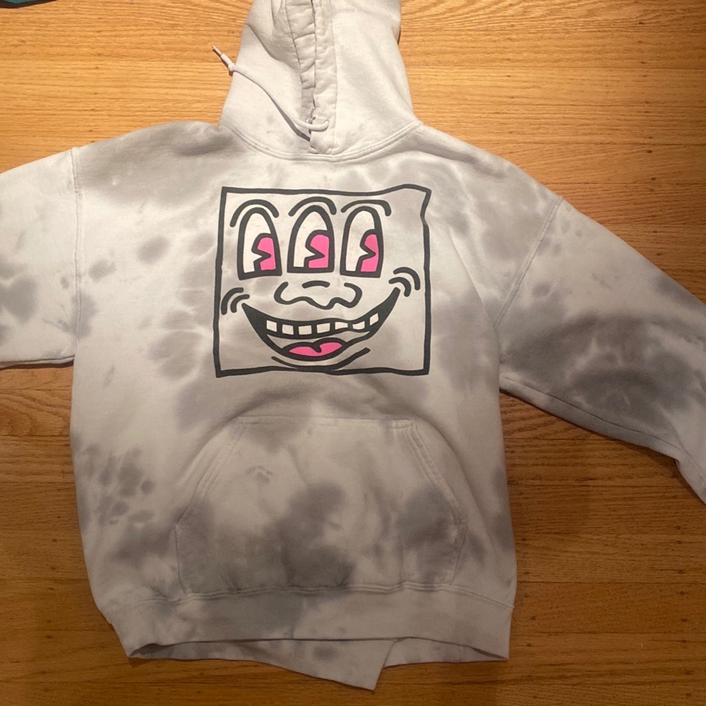 sweatshirt